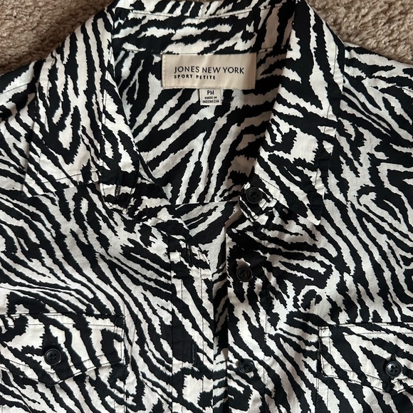 Jones New York Button Up Shirt Short Slvs Zebra Print Black White size PM - Picture 2 of 6